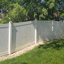 Complete-vinyl-fence-cleaning-in-Pittsburgh-Pa 0